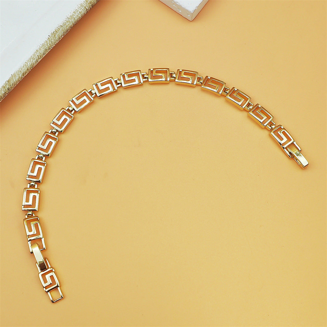 Women's Tri-Tone Mariner Link Bracelet – Floral Engraved Chain